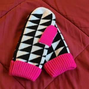 🔴 2/$10 Like New! Cute Mittens